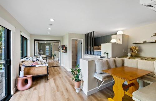 Hollywood Hills West Apartment | Designer Laurel Canyon Retreat, Hollywood Hills