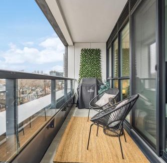 Mount Pleasant West Apartment | Designer Yonge & Eglinton Gem, Parking, 65 TV