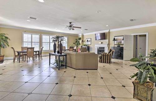 Indian Bayou Condo | Destin Condo w/Pool Access - Walk to Beach!