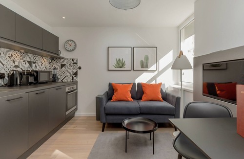 Old Town Apartment | Destiny Scotland Market St Apartments