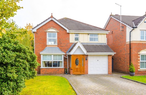 Walkden House | Detached 5 bed property