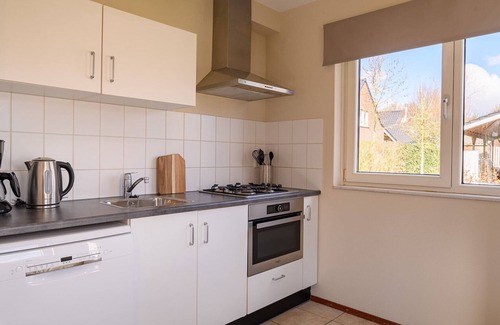Hoeven House | Detached bungalow for 6 persons