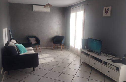 Saint-Julien-du-Serre House | Detached house in quiet village with swimming pool.