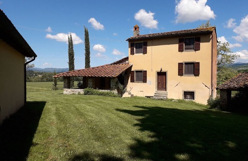 Bibbiena House | Detached house in an old farm