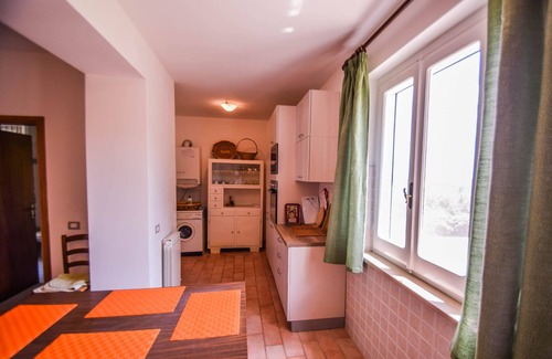 Melezzole House | Detached house with private pool 1,5 km from shops and restaurant. AC & Wi-fi