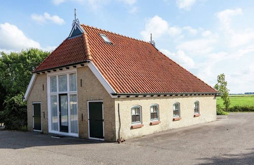 Pingjum House | Detached rural house with garden in Pingjum, Friesland