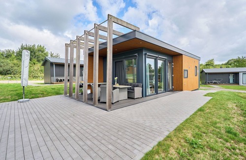 Suesel House | Detached vacation home WindSpiel in Seeparx Süsel with terrace and close to the lake