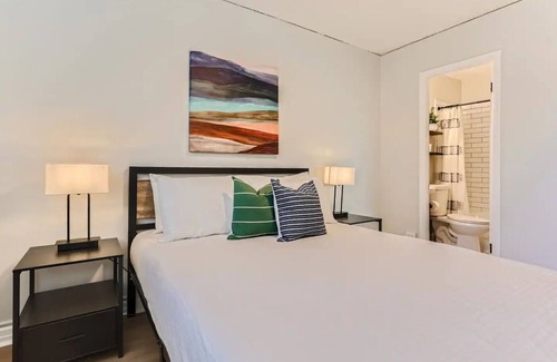City Park Apartment | Detroit by Modern Midstay / On City Park! #T21