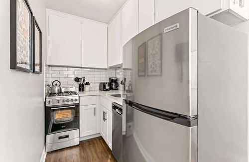 City Park Apartment | Detroit by Modern Midstay | On City Park! #T18