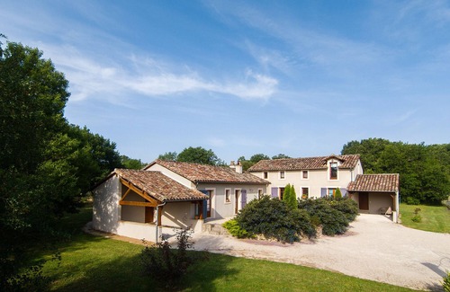 Caylus House | Deux Beaux Gîtes "Du Levant Au Couchant"