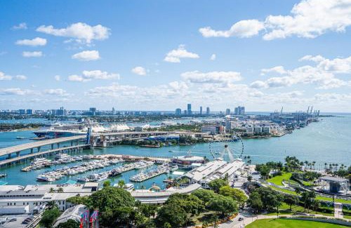 Downtown Miami Apartment | Devereaux Miami 2 Bedroom, 1 Bedroom, and Studio Condos with Balconies