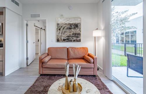 Golden Glades Apartment | Devereaux Miami Luxury 2 Bedroom Apartment