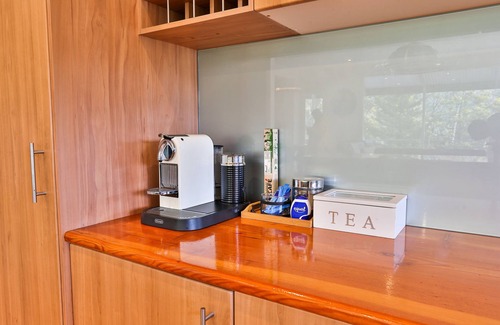 Taylor Bay House | DeVine Getaway - Home Away From Home
