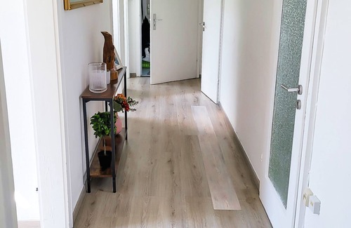Freilassing Apartment | DG Rechts 40m 2-Zimmer Wohnung