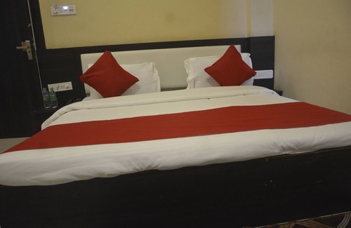 Dhar Hotel | Dhar-Mandav Road