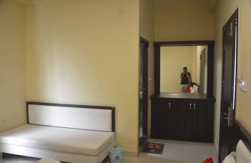 Dhar Hotel | Dhar-Mandav Road