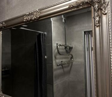 Telsiai Apartment | DHARMA Stay APARTAMENTAI su terasa ir vaizdu į miestą Self check-in
