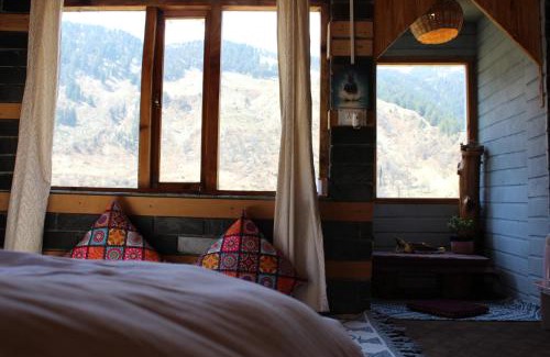 Gunehr House | Dhauladhar Woodhouse