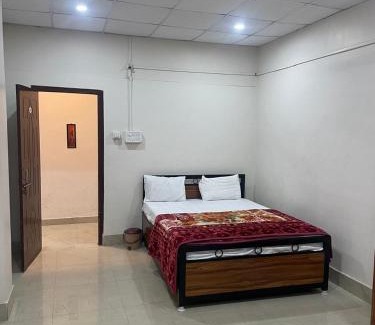 Sualkuchi Hotel | Dhonsiri Lodge