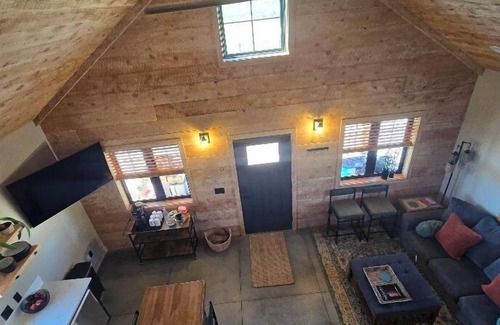 Cody Cabin | Diamond Creek Cabin- newly finished, pet friendly, close to Cody