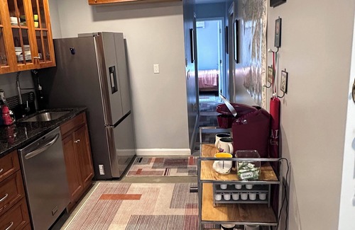 Shaw Apartment | "Diamond In DC" Cozy English Basement Unit in Central Historic DC Neighborhood!