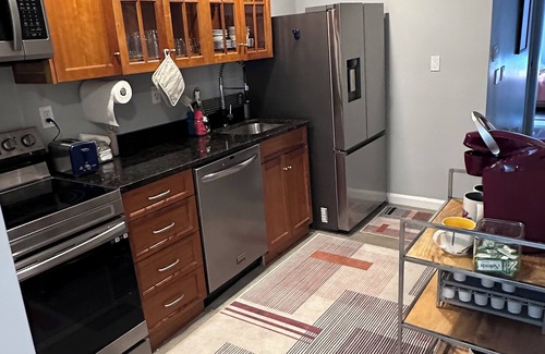 Shaw Apartment | "Diamond In DC" Cozy English Basement Unit in Central Historic DC Neighborhood!