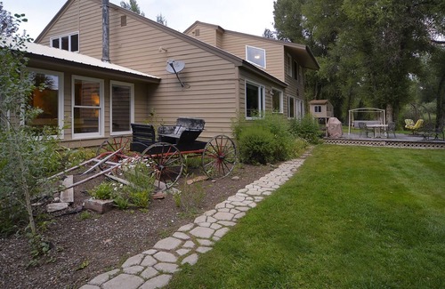 Gunnison House | Diamond On The River/3000 Sq. Ft Home W/2 Acres Right on the Gunnison River!
