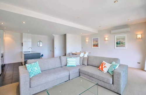 Queenstown City Centre House | Diamond Villa CBD Central Location Garage