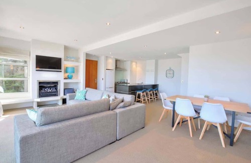 Queenstown City Centre House | Diamond Villa CBD Central Location Garage