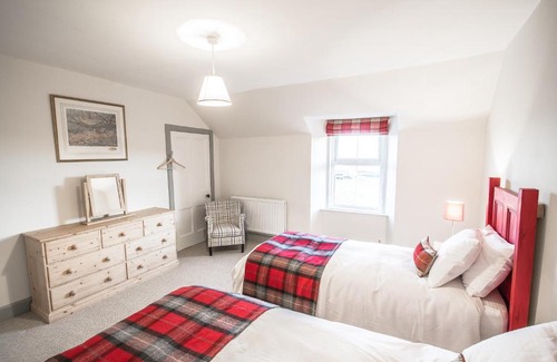 Castle Douglas House | Diamonds Laggan