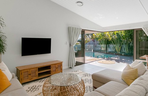 Casuarina Apartment | Dianella Dream - 4BR Pet-Friendly Home with Pool