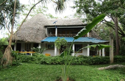 Galu Beach Hotel | Dianistar Villas