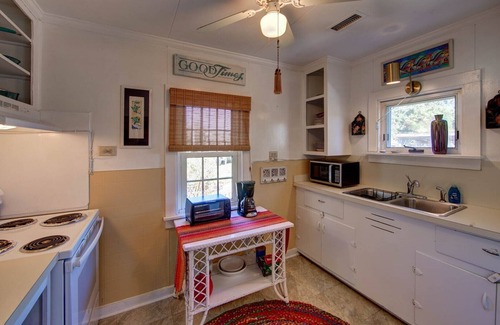 Ocracoke Cottage | Dicie's House - Classic Ocracoke Cottage on Historic Howard Street