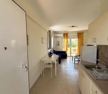 Flogita Apartment | Dimar3 Seaside Apartment