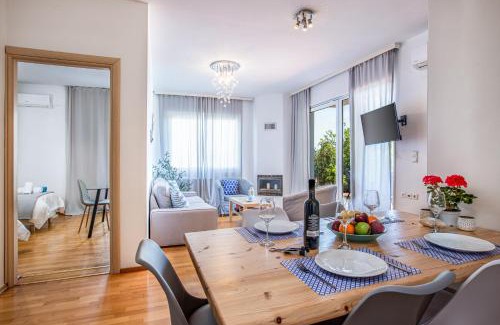 Daratsos House | DIMITRA apartment with private pool and sea view -the ground floor of a two storey building