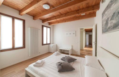 Dorsoduro Apartment | Dimora Acquamarina