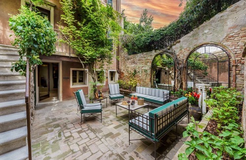 Dorsoduro Villa | Dimora Sabion - Five Bedroom Villa, Sleeps 12