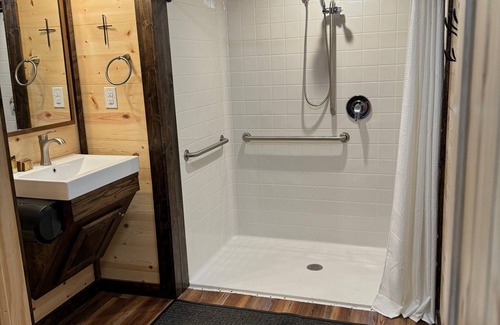Glen Rose Cabin | Dinosaur Valley RV Park Cabin 7