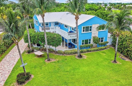 Fort Pierce Shores House | Direct Beach Access | 2BD | Limited-Time Discounts