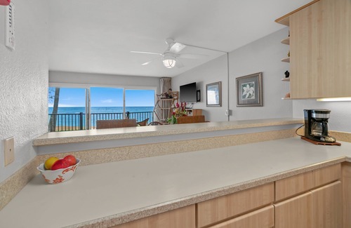 Kapaa Condo | Direct Beachfront/Oceanfront Condo - 3 minute walk into Kapa'a