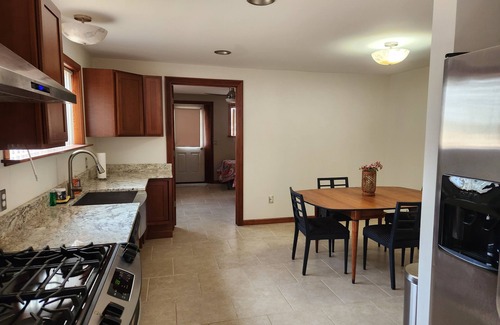 Arcadia House | DIRECT Lake Michigan Access! WALK to Beach! Arcadia BLUFFS 2mi! 2 SEPARATE UNITS