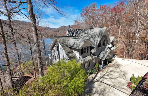 Topton House | Direct Lakefront 5BR/4B Spectacular Mt & Lake front Views - Satellite and Wifi