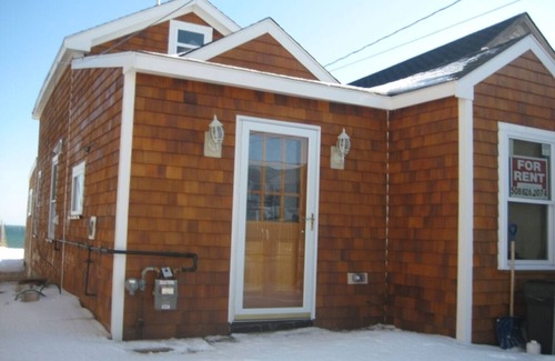 Salisbury Cottage | Direct Ocean Front Beach Cottage