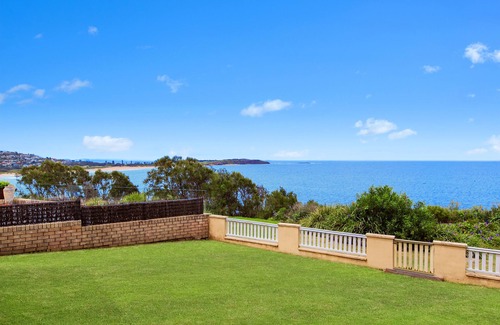 Dee Why House | Direct Ocean views - 2 mins walk to Dee Why beach