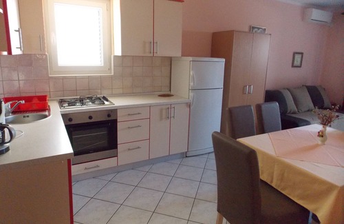 Kustici Apartment | Directly by the sea - Apartments Vivien in Kustici