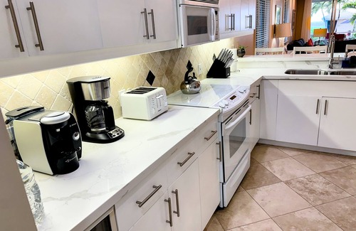 Grace Bay House | Directly on Beach, Beachy Chic 2 BR - Heart of Grace Bay - Grandview Resort