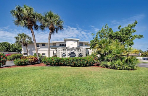 Golden Beach Condo | Directly on the Gulf - Unit 15 - Efficiency - Second Floor - Sleeps 2
