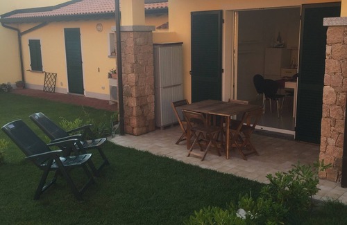 Badesi Apartment | directly on the sea new apartment with garden and swimming pool