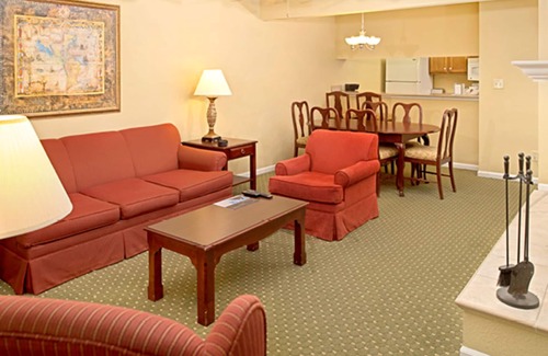 Berkeley Resort | Discounted Historic Powhatan Resort Stays!