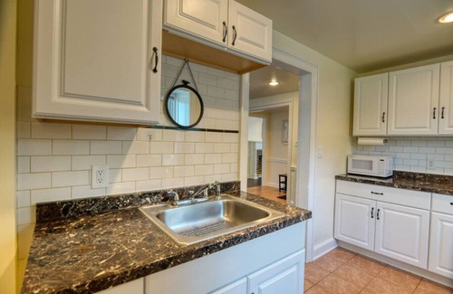 Perryville Apartment | Discounted Stays | 1BR | Dog-Friendly | King | A/C